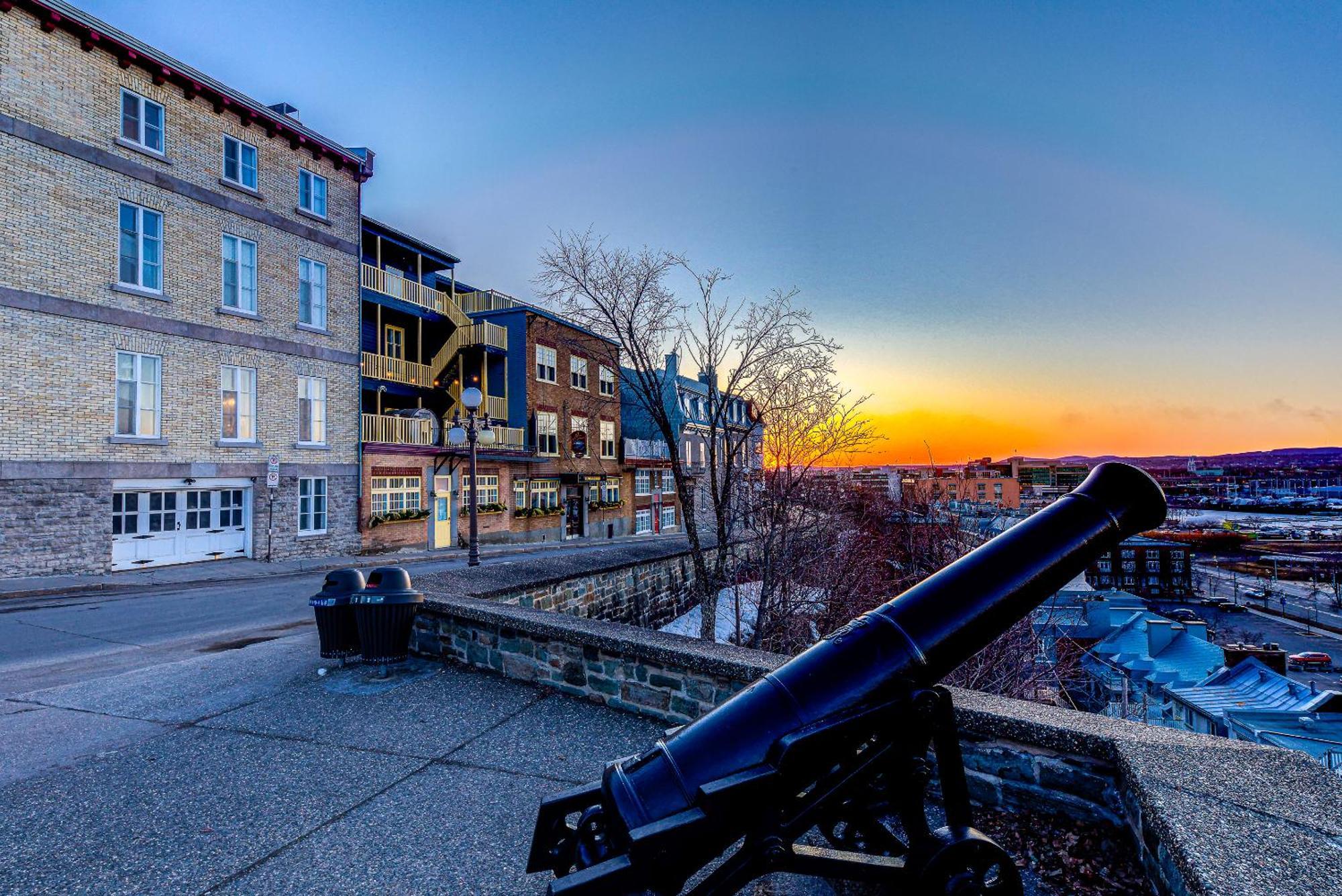 North House - Hotel Automatise Manoir Des Remparts Québec Buitenkant foto
